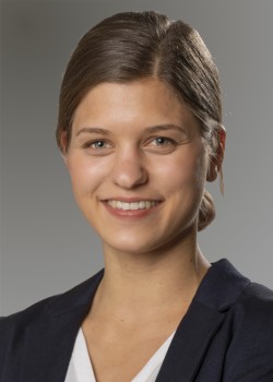 <div class='name'><strong>Larissa Rose</strong></div><div class='task'>Assistent Development Center</div> Larissa Rose